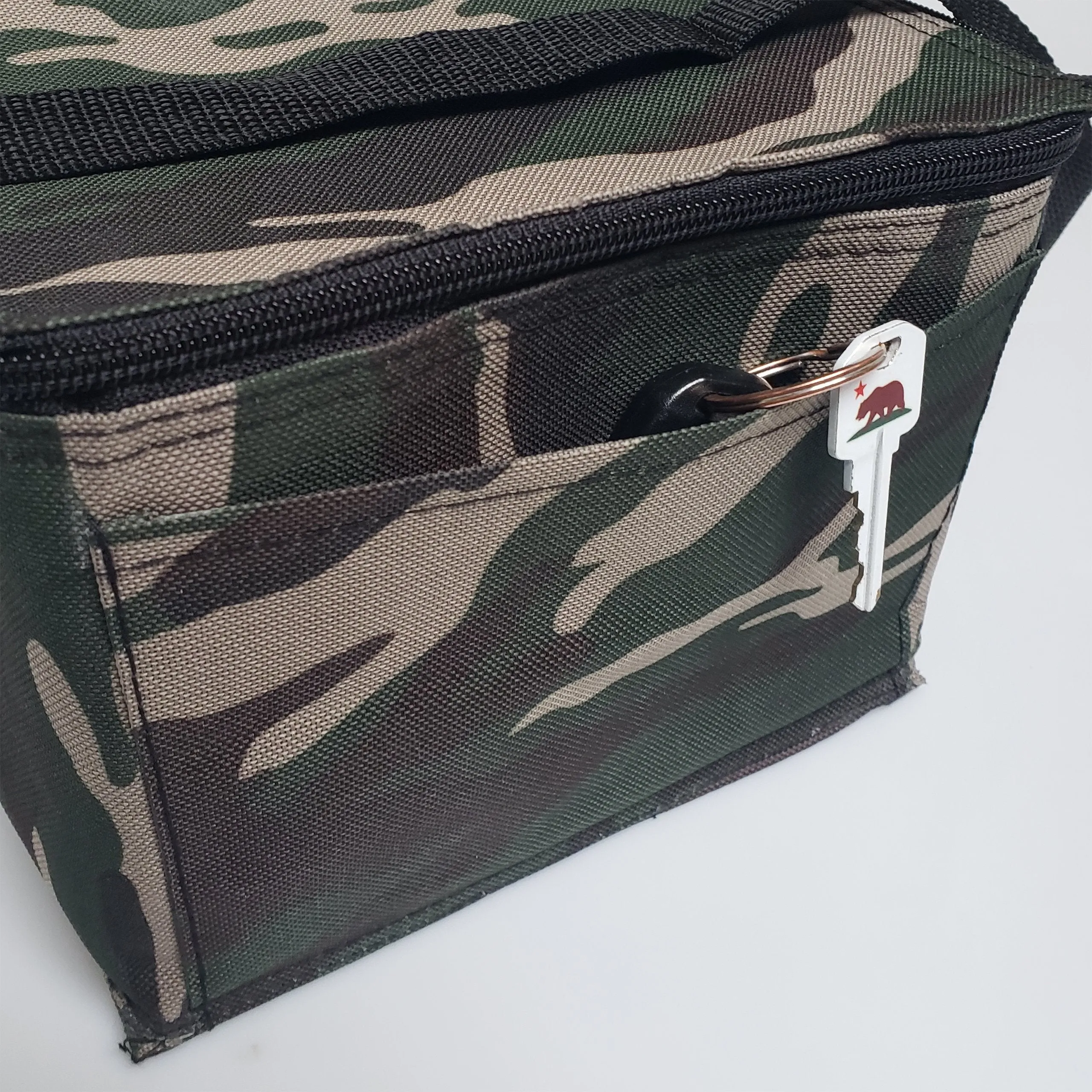 600D Polyester Camo 6 Pack Cooler