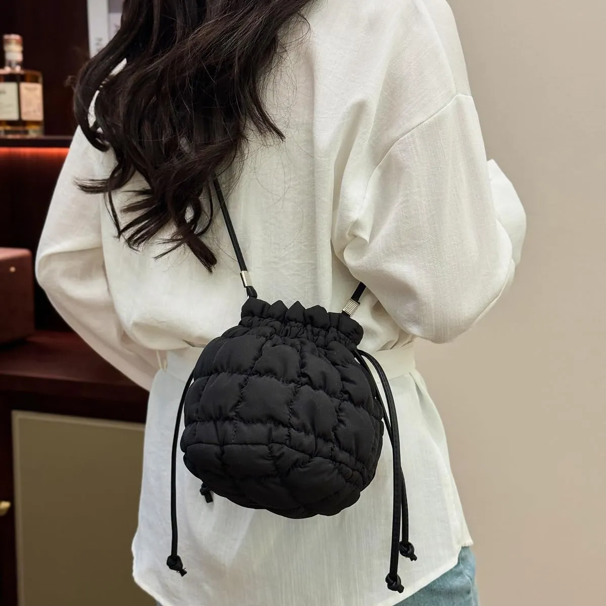 Mini Puffer Crossbody Bag for Women Quilted Drawstring Bucket Bag Puffy Purse Shoulder Nylon Hobo Handbag Lightweight